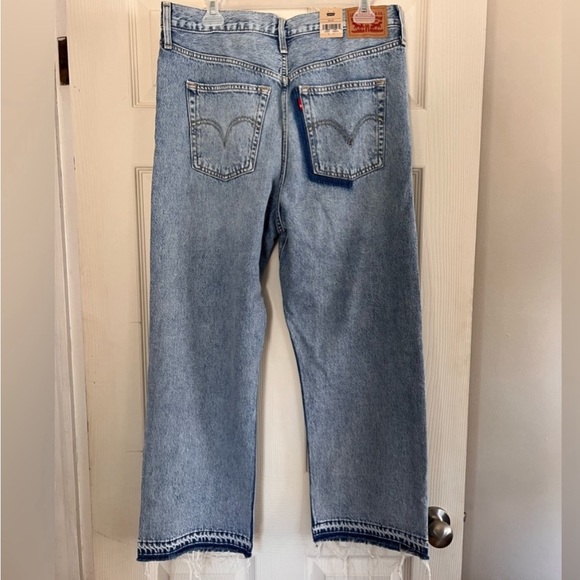 NWT Levi’s ribcage straight ankle new 32x27 distressed-Unique - Picture 2 of 8